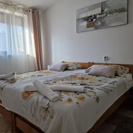 Apartment Paradise *